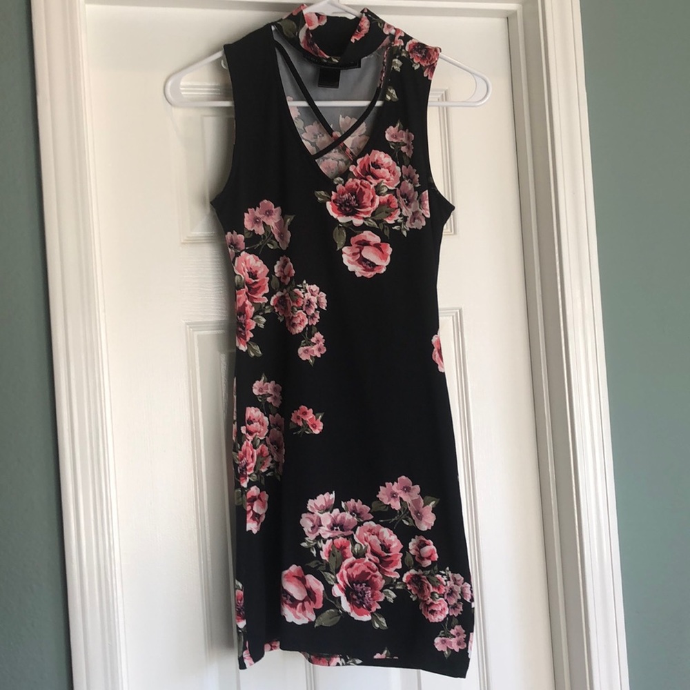 Form fitting dress with floral print